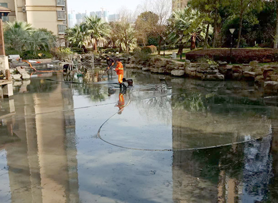 张家川景观池淤泥清理